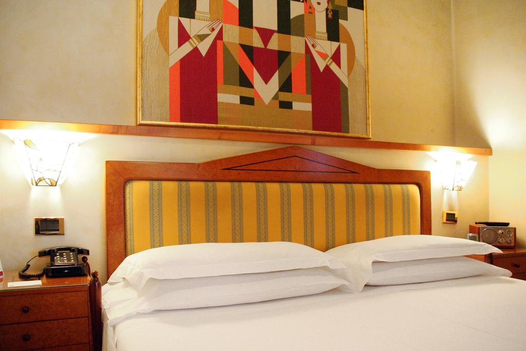 Western Artdeco Hotel 4*